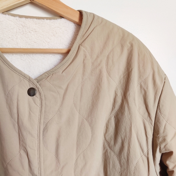 Uniqlo Reversible Quilted Sherpa Jacket - Picture 2 of 4